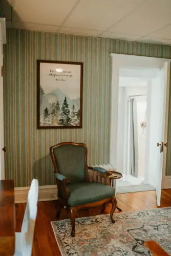 Cramer Family Mountain Inn King Room 11