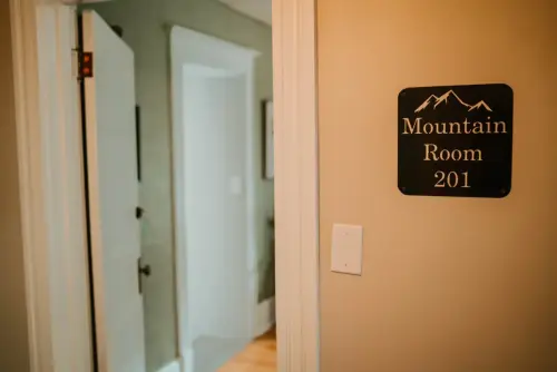 Cramer Family Mountain Inn Mountain Room 11